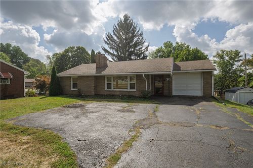 1006 44th St Nw, Canton, OH, 44709-1614 | Card Image