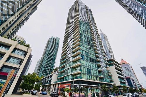 lph2-4065 Brickstone Mews, Mississauga, ON, L5B | Card Image