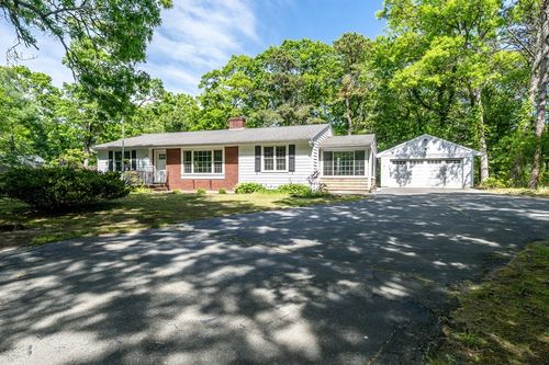 844 Shootflying Hill Rd, Centerville, MA, 02632-1748 | Card Image