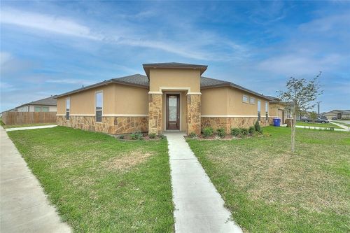 2202 Crystal Bay Dr, Corpus Christi, TX, 78414-2846 | Card Image