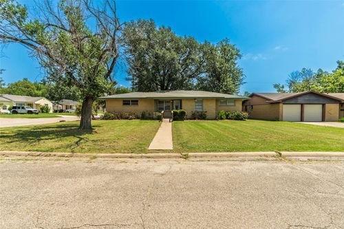 4001 Western Cir, Greenville, TX, 75401-4984 | Card Image