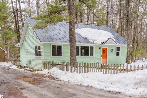 8868 Park Ln, Interlochen, MI, 49643-9502 | Card Image