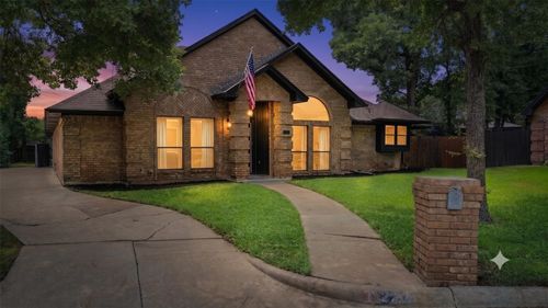 2200 Sand Creek Court, Arlington, TX, 76006 | Card Image