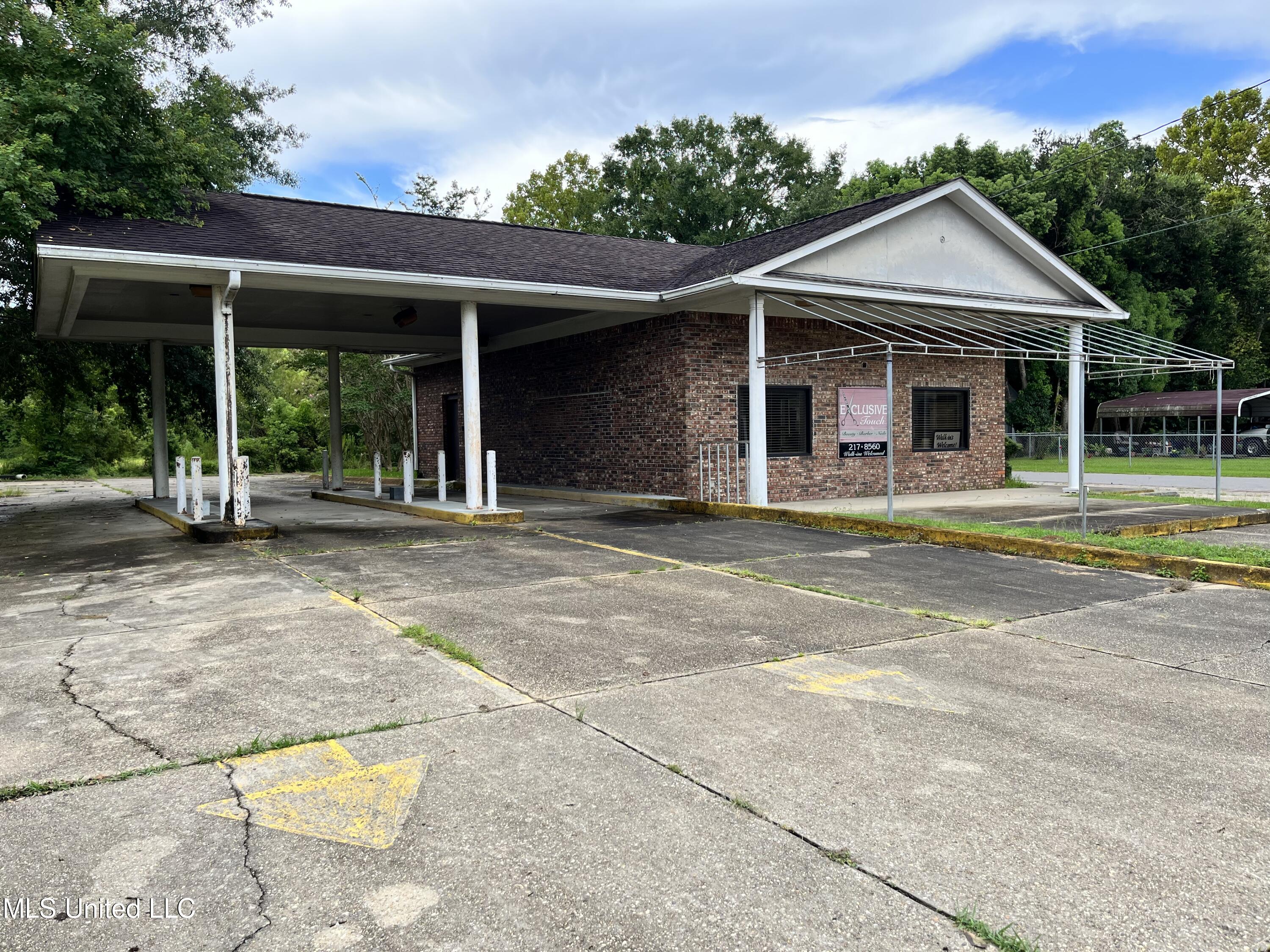 4912 Kreole Ave, Moss Point, MS 39563