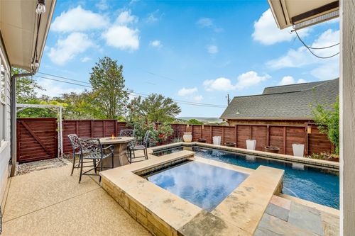 4200 Vista Corta, Lago Vista, TX, 78645-6235 | Card Image