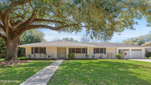 303 Edgewater Dr, New Iberia, LA, 70563-1711 | Card Image