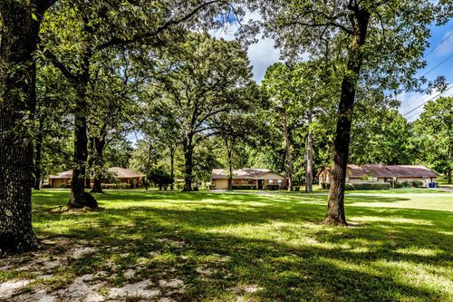 3304 Parr Dr, Huntsville, TX, 77320-9218 | Card Image