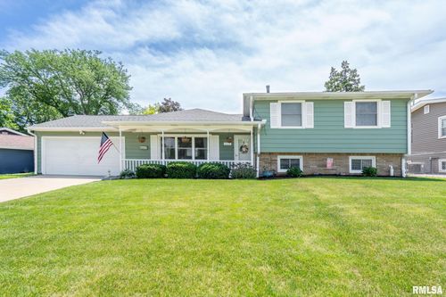 1523 Broadview Dr, Bettendorf, IA, 52722-3706 | Card Image