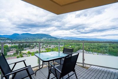 2801 - 3093 Windsor Gate, Condo with 2 bedrooms, 2 bathrooms and 2 parking in Coquitlam BC | Image 1