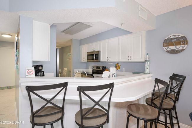 602 - 1183 Ocean Shore Blvd, Condo with 2 bedrooms, 2 bathrooms and null parking in ORMOND BEACH FL | Image 6