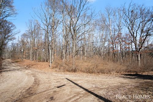 8426 Manitoba, Stanwood, MI, 49346 | Card Image