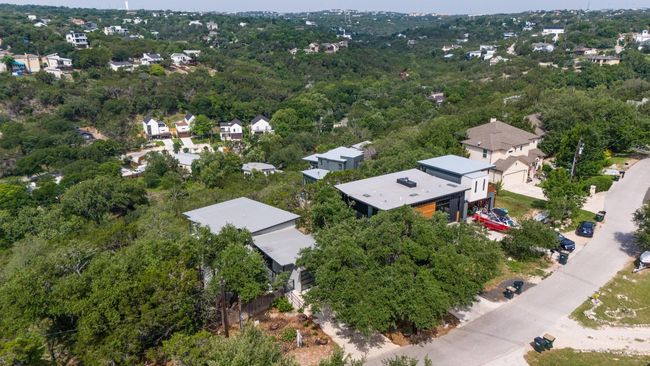 14207 Red Feather Trl, House other with 3 bedrooms, 4 bathrooms and 2 parking in Austin TX | Image 32