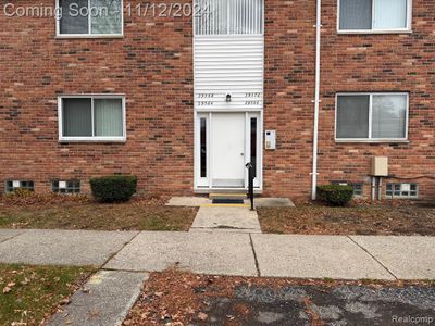 29566 Hoover Road, Condo with 1 bedrooms, 1 bathrooms and null parking in Warren MI | Image 1