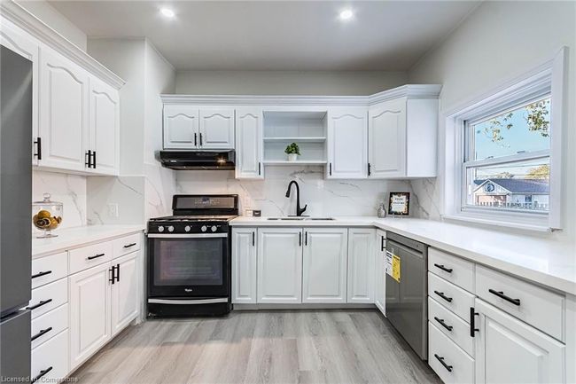 135 East Ave N, House other with 3 bedrooms, 2 bathrooms and 2 parking in Hamilton ON | Image 11