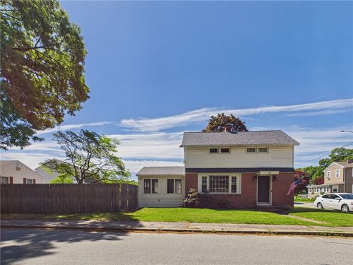 122 Gordon Ave, Warwick, RI, 02889-9041 | Card Image