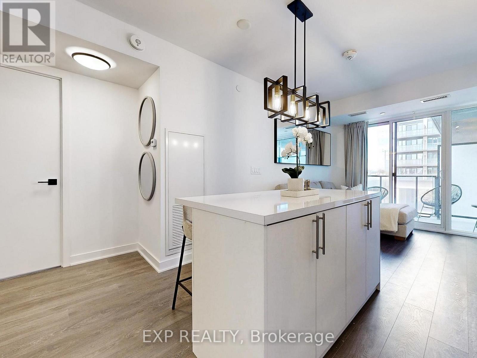 Residential Lease in Toronto (Islington-City Centre West)