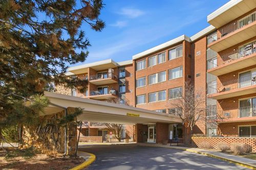 apt-214s-16 E Old Willow Rd, Prospect Heights, IL, 60070-1972 | Card Image