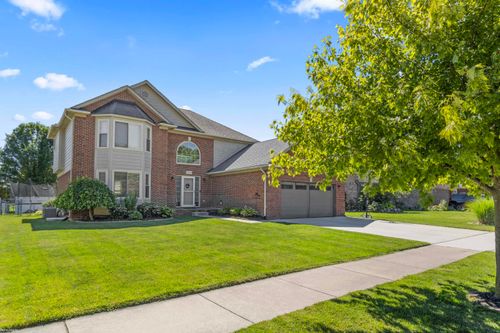 51639 Promenade Ln, New Baltimore, MI, 48047-6518 | Card Image