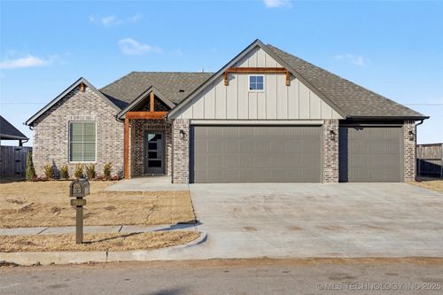 2816 E Rockford Pl, Broken Arrow, OK, 74014-3476 | Card Image