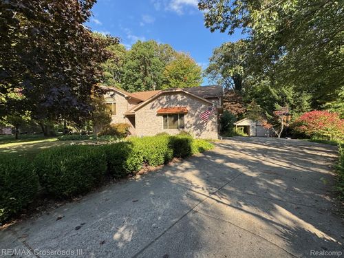 28503 Margaret Ln, New Boston, MI, 48164-8608 | Card Image