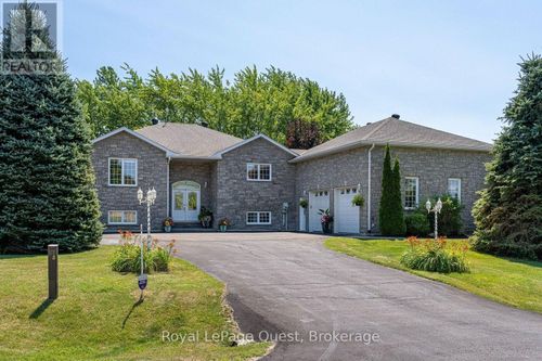 20 Rue Eric, Tiny (Lafontaine), ON, L9M0H1 | Card Image