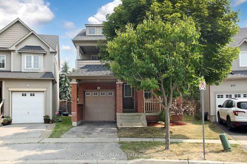 205 Norland Cir, Oshawa, ON, L1L0A6 | Card Image