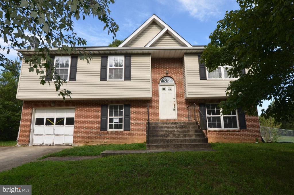 Bork Dr, Clinton, MD 20735