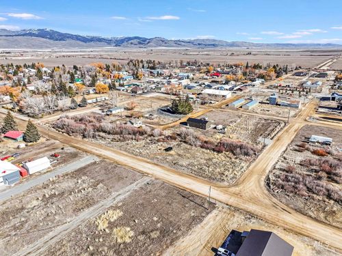 305 Spruce Ave W, Fairfield, ID, 83327 | Card Image