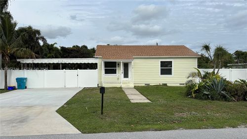 119 Sw 8th Ave, Boynton Beach, FL, 33435-5533 | Card Image