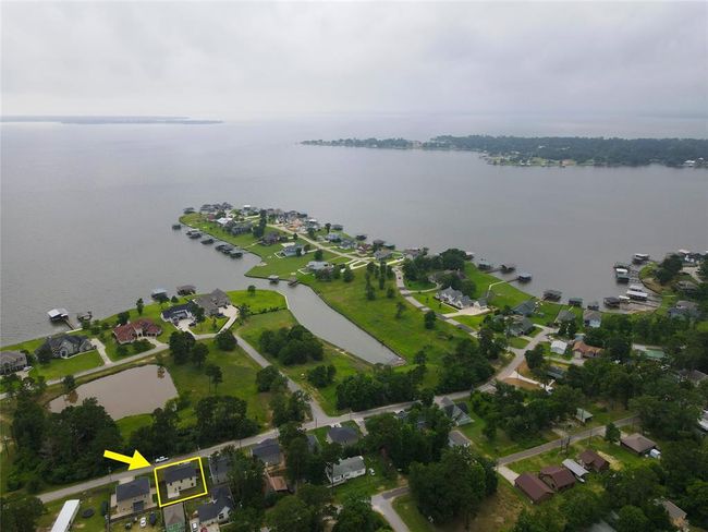 View of the second largest lake in Texas. This is the lovely Lake Livingston. Welcome to "The Lake Life!" This neighborhood has friendly neighbors and a great family atmosphere. | Image 38
