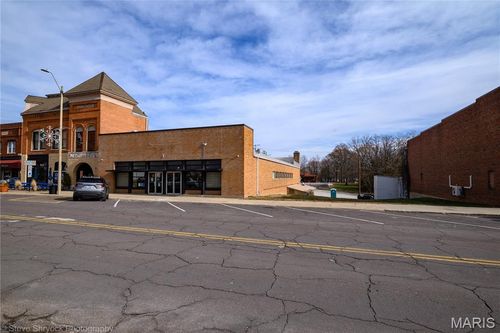 411 S Main St, Hillsboro, IL, 62049-1433 | Card Image