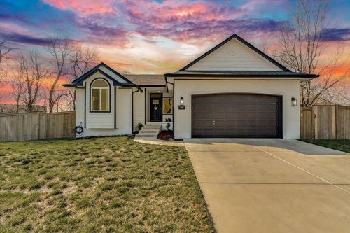 422 W Tuscany Dr, Andover, KS, 67002-8812 | Card Image