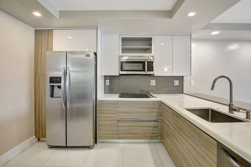 407-3600 Ne 170th Street, North Miami Beach, FL, 33160 | Card Image
