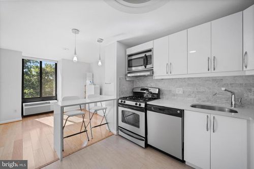 apt-303-1510 12th St N, ARLINGTON, VA, 22209-3689 | Card Image
