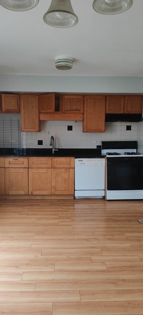 b-1122 Boxwood Dr, Mount Prospect, IL, 60056-1206 | Card Image