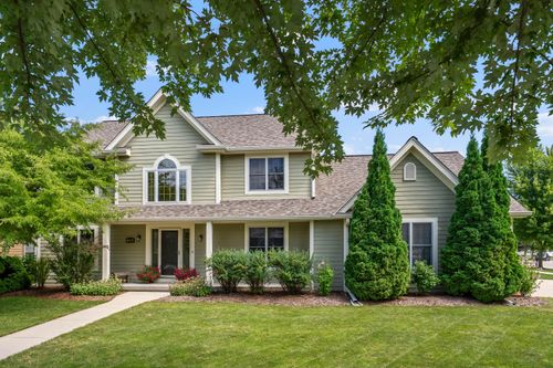 1090 Canary Ct, Grafton, WI, 53024-1727 | Card Image