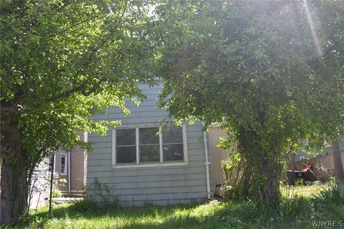 68 Pleasant Ave, Lancaster, NY, 14086-2211 | Card Image