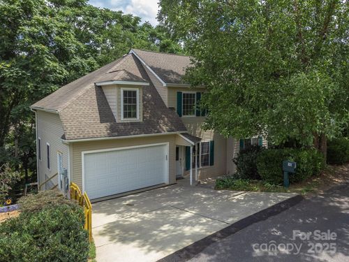 10 Village East Ct, Asheville, NC, 28805-9719 | Card Image