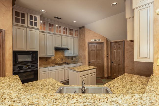 96 Bluff View Dr, House other with 3 bedrooms, 2 bathrooms and null parking in Aledo TX | Image 12