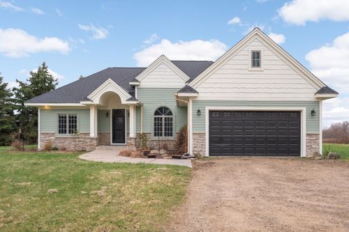 11011 470th Ave, Prescott, WI, 54021-7739 | Card Image