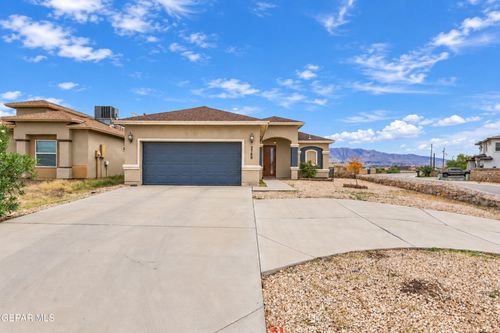 2768 San Gabriel Dr, Sunland Park, NM, 88063-8603 | Card Image