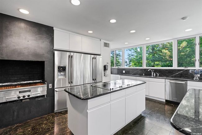 18 Hicks Ln, House other with 7 bedrooms, 8 bathrooms and null parking in Sands Point NY | Image 5
