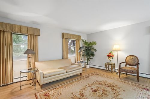 15 Olcott Ave, Croton-On-Hudson, NY, 10520-2724 | Card Image