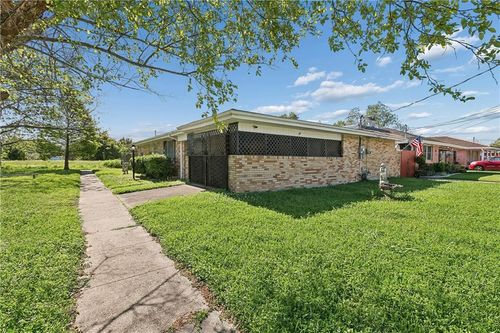 545 Esteban St, Arabi, LA, 70032-1140 | Card Image