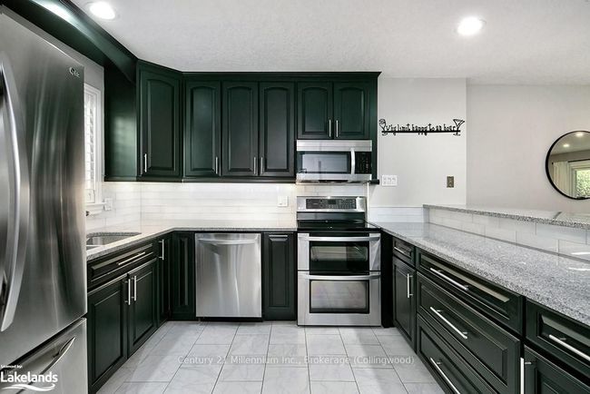 539 Oxbow Cres, Condo with 4 bedrooms, 1 bathrooms and 1 parking in Collingwood ON | Image 7