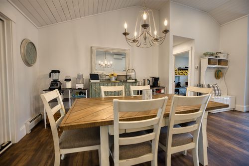70 Sunset Hill Rd, North Conway, NH, 03860-5413 | Card Image