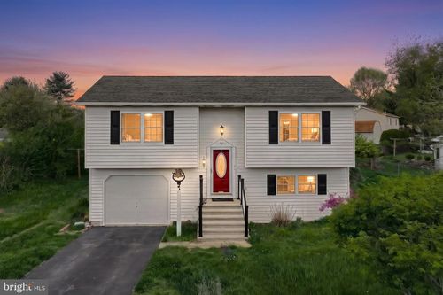 3401 Partridge Dr, DOVER, PA, 17315-4717 | Card Image