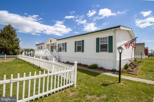 52 Crown Ct, MARTINSBURG, WV, 25401-5167 | Card Image