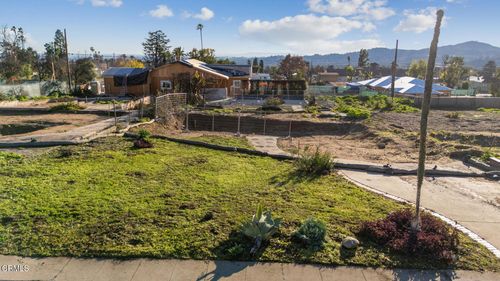 70 W Las Flores Dr, Altadena, CA, 91001 | Card Image