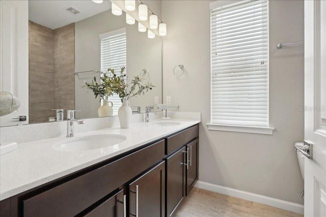 Bathroom 2 | Image 9